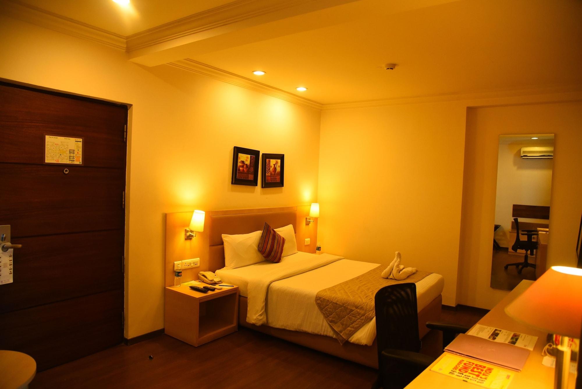 Royal Orchid Suites Whitefield Bangalore Exterior foto